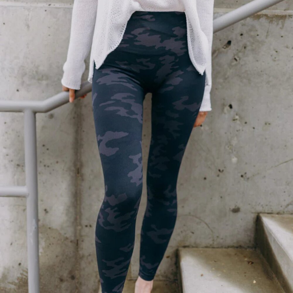 NWT Spanx Look at Me Now Black Camo Leggings